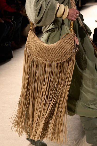 Look 4